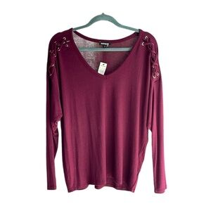 Express vneck knit top, merlot,crisscross with silver grommets/shoulders, szM